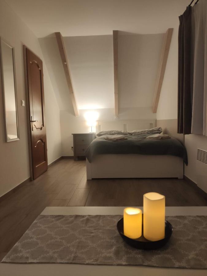 Kosbor Vendégház Monoszlo Esterno foto
