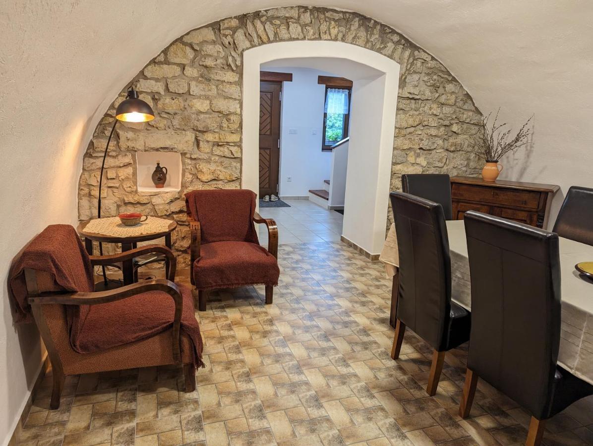 Kosbor Vendégház Monoszlo Esterno foto